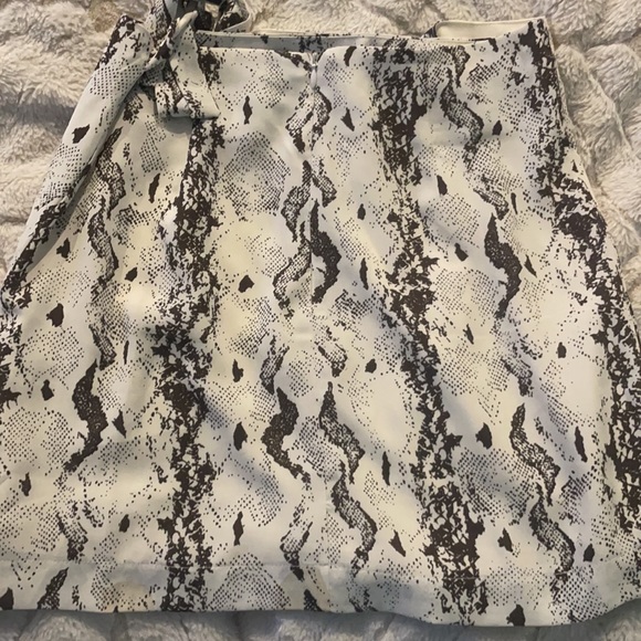 Ruby & Jenna Snakeskin Tie Up Skirt - Picture 3 of 3